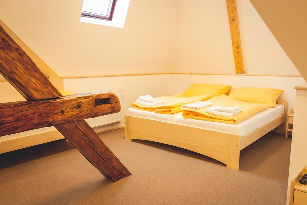 Penzion Vila Machu Kopřivnice エクステリア 写真